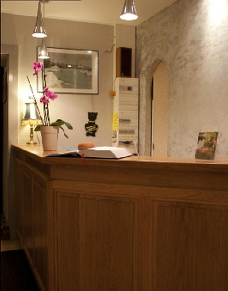 Logis Hotel Les Tilleuls Saint-Cirgues-de-Jordanne Eksteriør billede