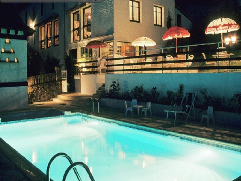 Logis Hotel Les Tilleuls Saint-Cirgues-de-Jordanne Eksteriør billede