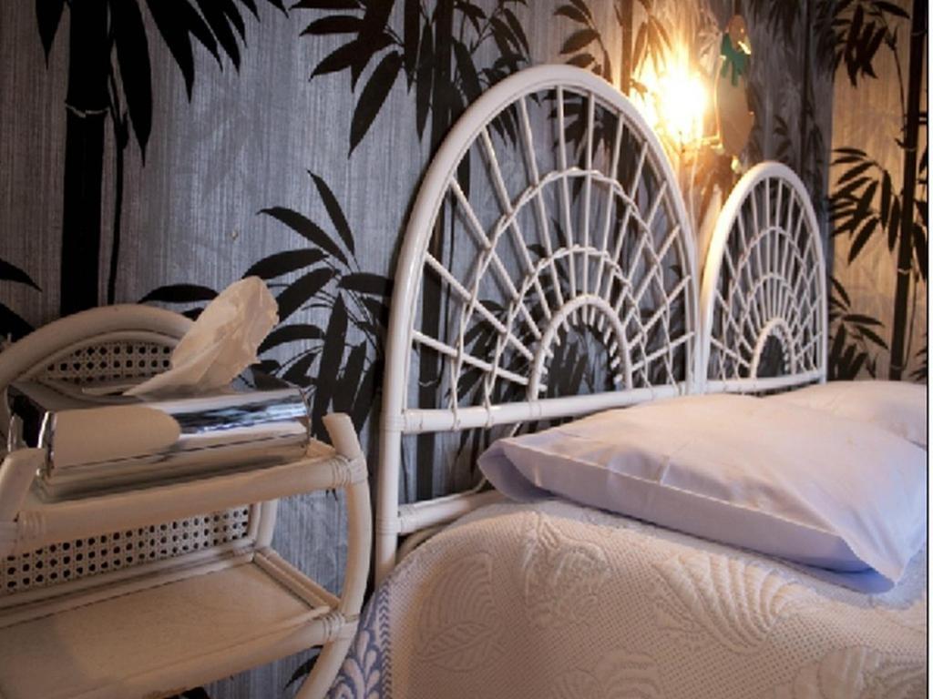 Logis Hotel Les Tilleuls Saint-Cirgues-de-Jordanne Værelse billede