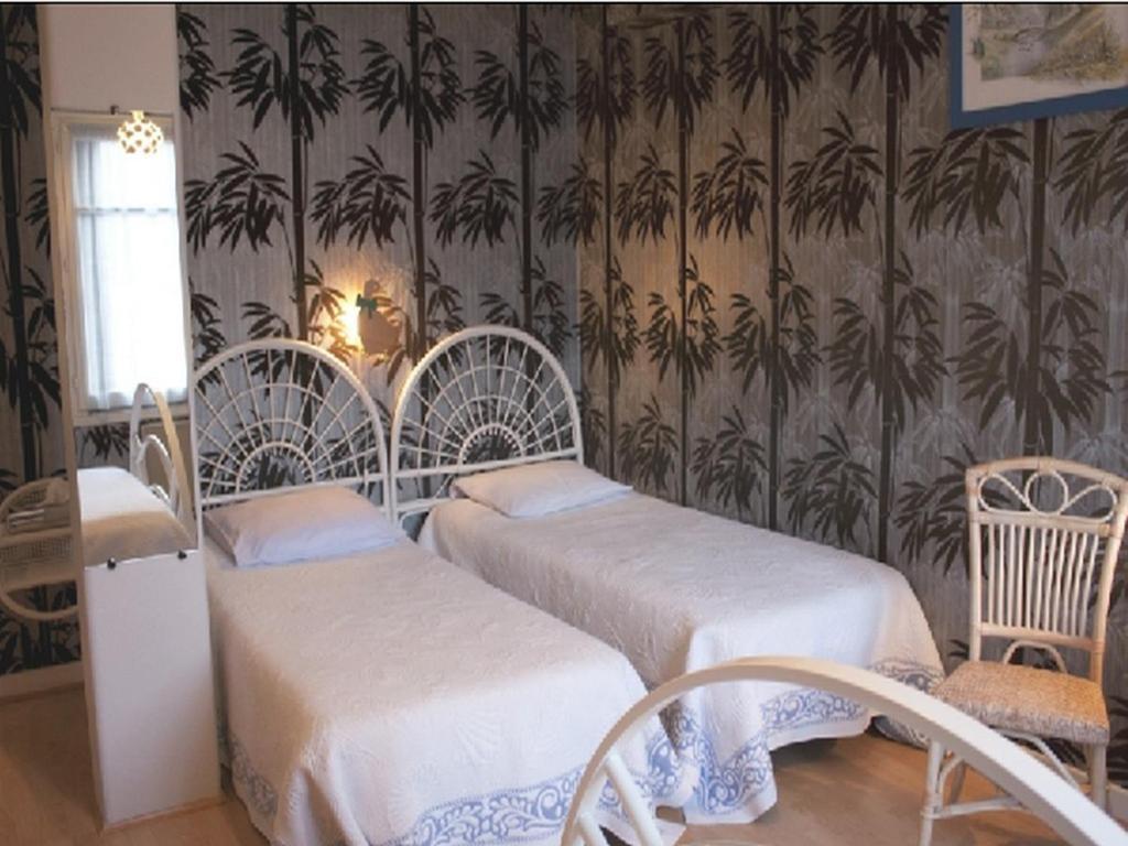 Logis Hotel Les Tilleuls Saint-Cirgues-de-Jordanne Værelse billede