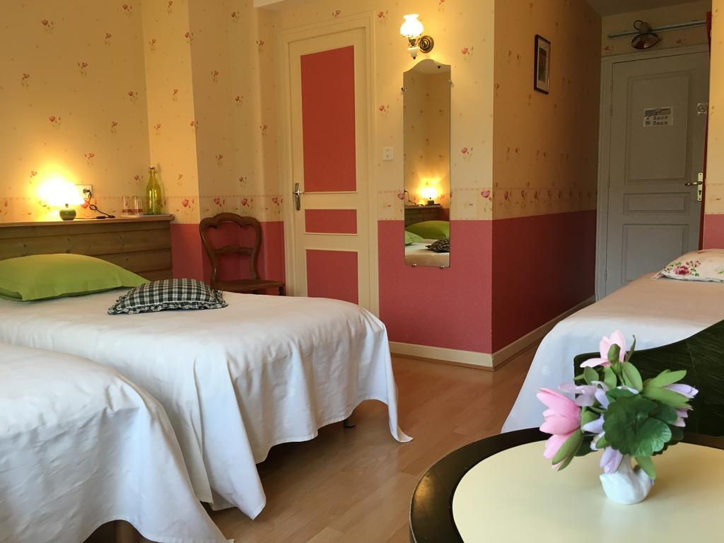 Logis Hotel Les Tilleuls Saint-Cirgues-de-Jordanne Eksteriør billede