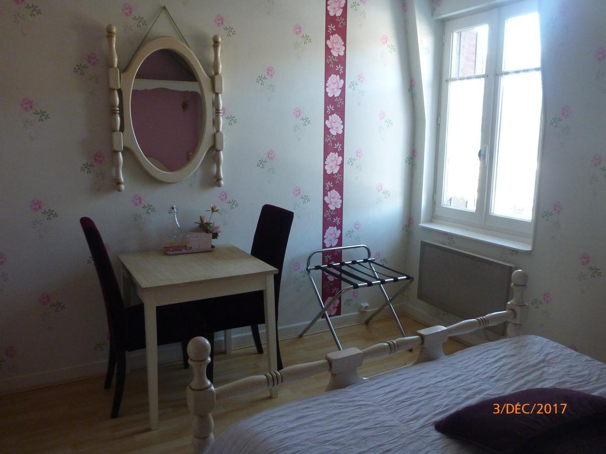 Logis Hotel Les Tilleuls Saint-Cirgues-de-Jordanne Eksteriør billede