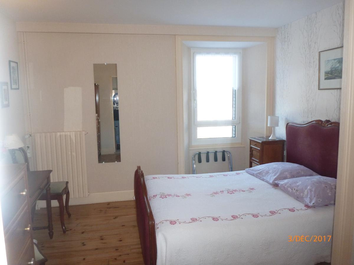 Logis Hotel Les Tilleuls Saint-Cirgues-de-Jordanne Eksteriør billede