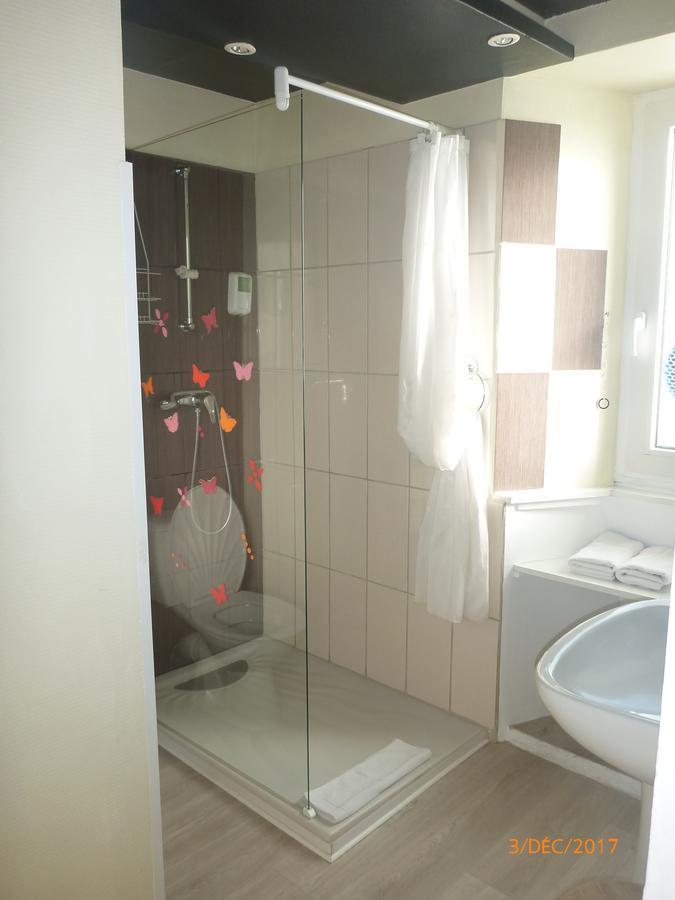 Logis Hotel Les Tilleuls Saint-Cirgues-de-Jordanne Eksteriør billede