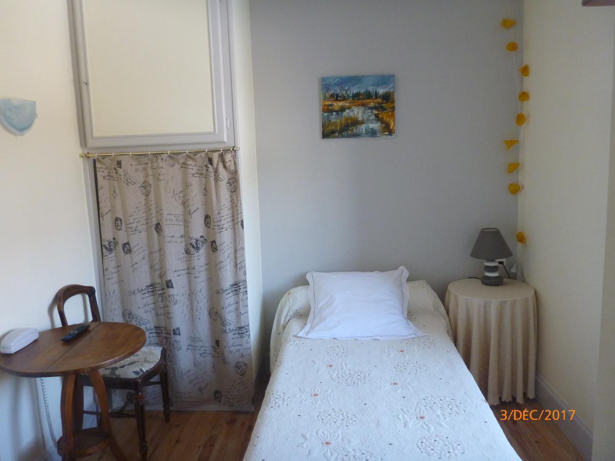 Logis Hotel Les Tilleuls Saint-Cirgues-de-Jordanne Eksteriør billede