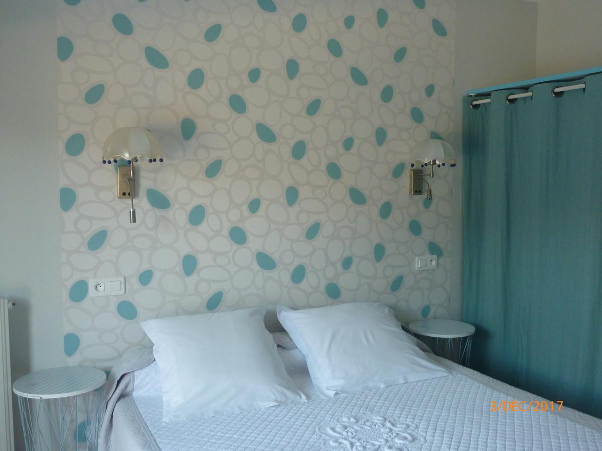 Logis Hotel Les Tilleuls Saint-Cirgues-de-Jordanne Eksteriør billede