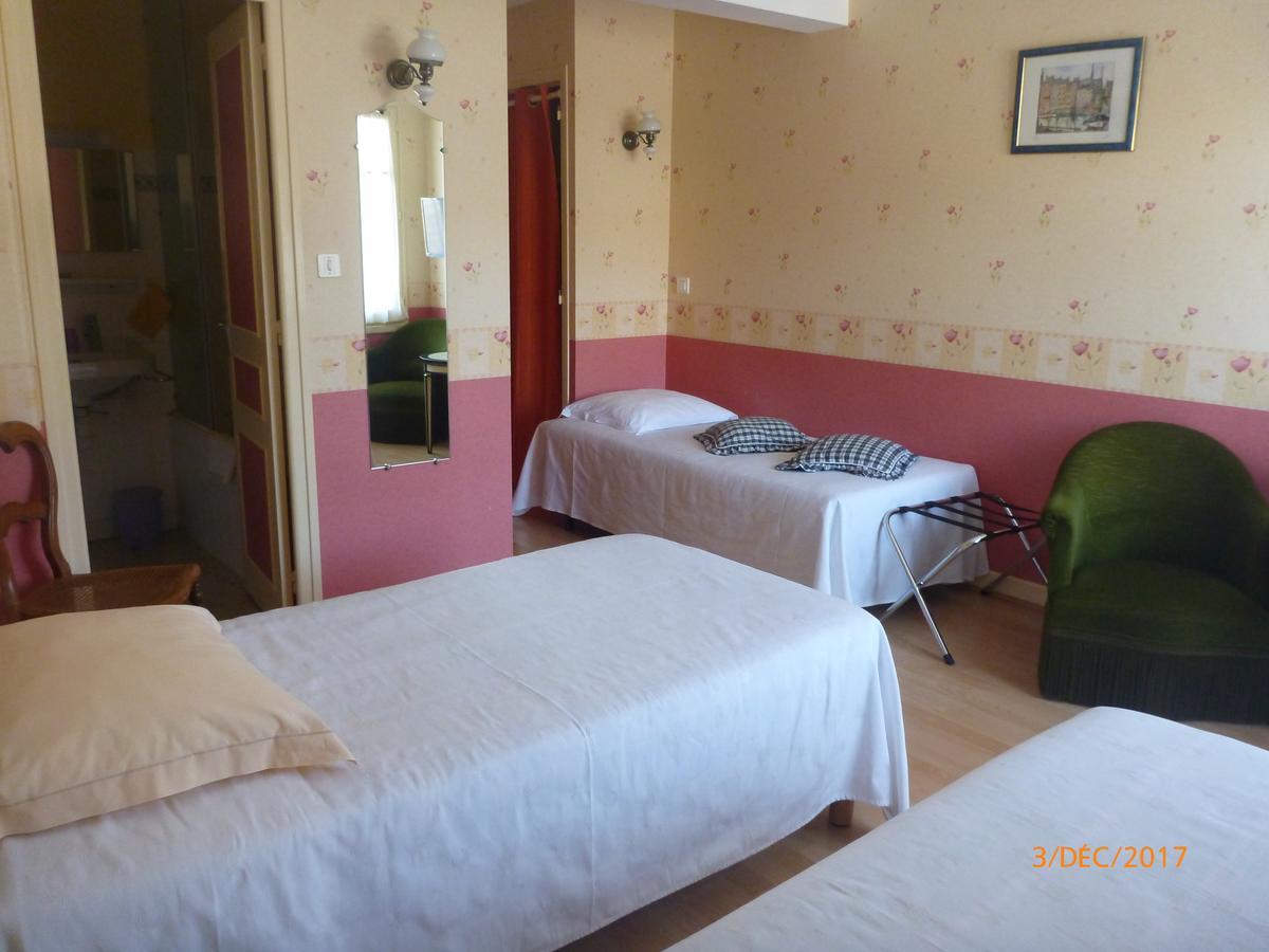 Logis Hotel Les Tilleuls Saint-Cirgues-de-Jordanne Eksteriør billede