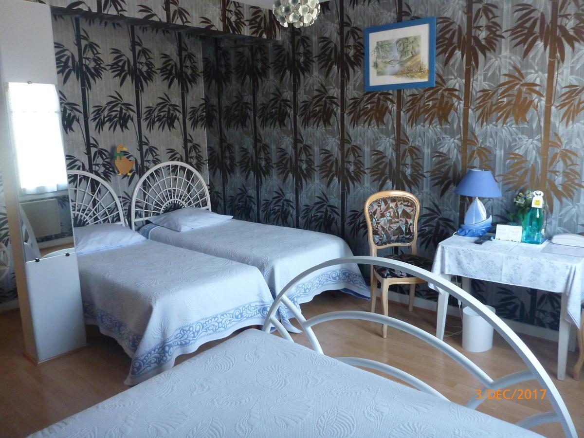 Logis Hotel Les Tilleuls Saint-Cirgues-de-Jordanne Eksteriør billede
