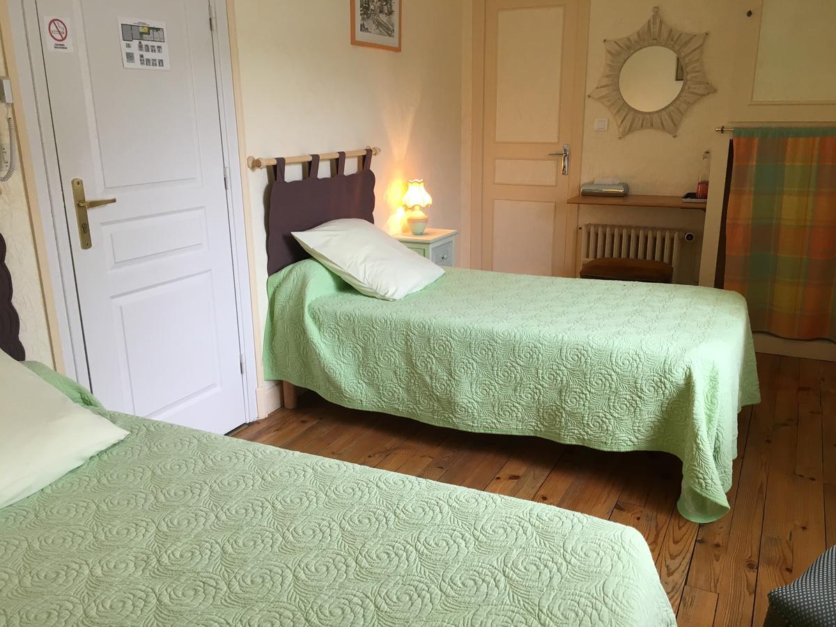 Logis Hotel Les Tilleuls Saint-Cirgues-de-Jordanne Eksteriør billede